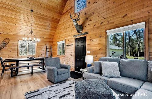 Wellston House | Peaceful Cabin with Direct Snowmobile & ORV Trail Access Near Caberfae Peaks in Wellston, Michigan