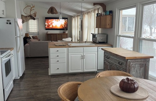 Newaygo Cabin | Peaceful luxury on the Kimball lake, perfectly unwound with outdoor shower.