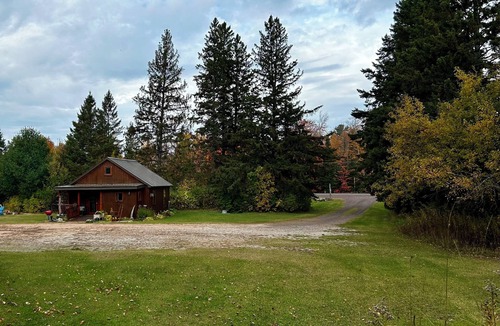 Ontonagon Cabin | ✨🌌Peaceful riverside cabin in the UP near public beach🌊, 🥾trails & the Porkies!🌲