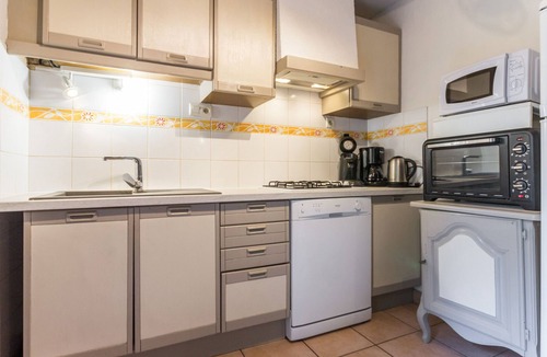 Saffre Cottage | Peaceful Stone Cottage with Garden, Near Lakes & Nantes