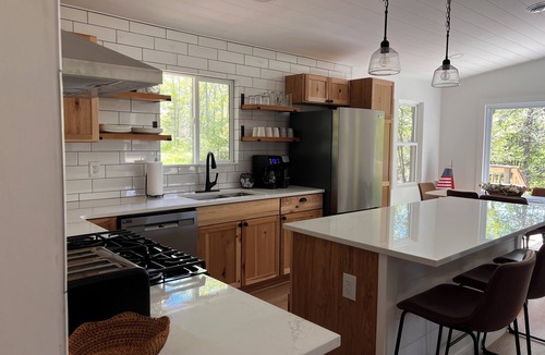 Florence Cottage | Peaceful Trillium Cottage with Lake Access and close to UTV/Snowmobile Trails