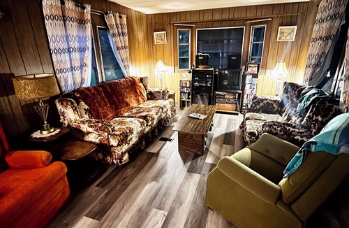 Ingalls Cabin | Peaceful Wooded Retreat on Lake Ann