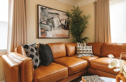 Clawson House | Peachtree/Royal Oak`s Sweet Spot/King Bed