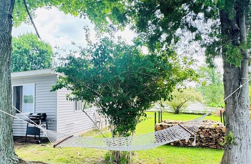 Fremont Cottage | Perfect 2-bedroom cottage in adorable Fremont on a private lake stocked.