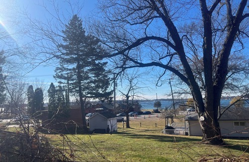 Walled Lake House | Perfect 2-bedroom house with lake views and sunsets. Short walk to Driftwood Pub