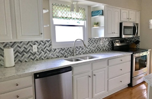 South Haven House | Perfect for Family - HEATED POOL thru early Oct, WALK to Downtown/Beach, HOT TUB