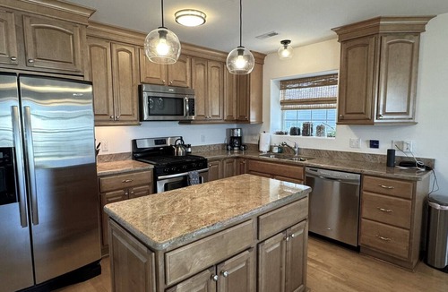 New Buffalo Condo | Perfect Location Condo Pools Walk to all Beach 1.5 blk