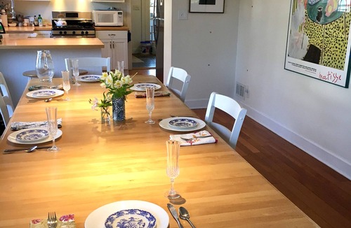 Union Pier Cottage | Perfect location in Union Pier. Room for all. Steps to the beach,stroll to town.