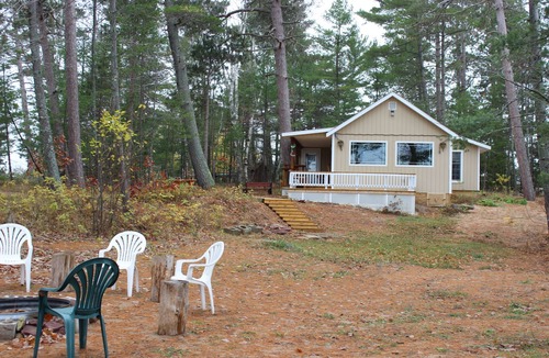 Au Train Cottage | PERFECT LOCATION! Lake Superior View, AuTrain River (Kayak), Snowmobile Trail
