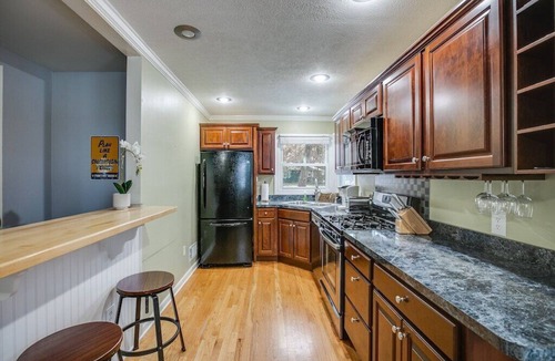Wooded Estates House | Perfect ND Weekend Space <> 10 Min Walk to Campus