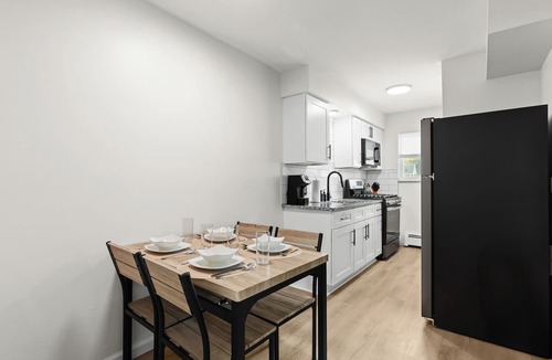 Mount Clemens Apartment | Pet-Friendly 1BR Flat with Dog Park & King Bed