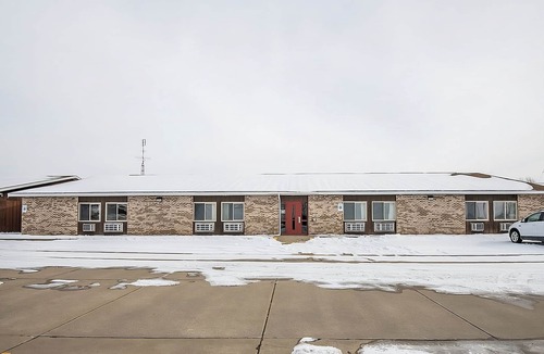 Chesaning House | Pet-Friendly Accommodation in Chesaning! Free Parking, Near Curwood Castle!