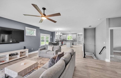 South Bend House | Pet-friendly Getaway With Golf & Private Patio Retreat 4 Bedroom Home