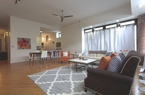Roscoe Village Apartment | PET FRIENDLY! Unique Converted Storefront Stay - Great Neighborhood! by AllSet Turnover
