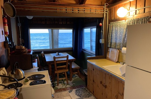 Port Hope Cabin | Phenomenal views at this lakeside Cabin!