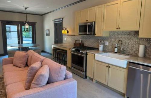 New Buffalo Hotel | Pied A Terre - Bunk House Villa at Petite Acres