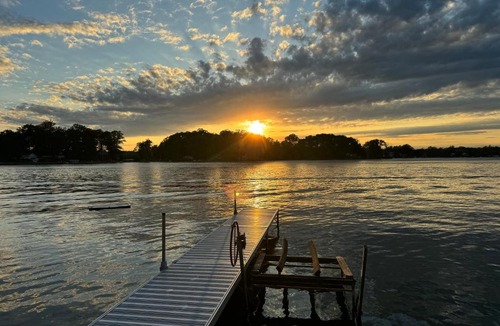 Plainwell House | Pine Lake All-Sports Lakefront w Dock & Kayak