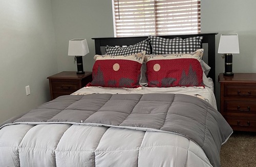 Iron Mountain Condo | Pine mountain ski jump view 2 bedroom townhouse