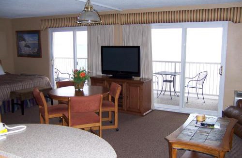 Traverse City Apartment | Pinestead Reef Resort