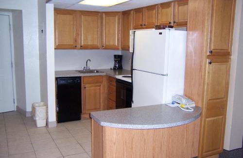 Traverse City Apartment | Pinestead Reef Resort