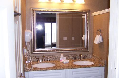 Traverse City Apartment | Pinestead Reef Resort