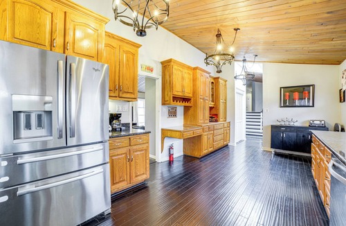 Olympia Fields House | Pool, Gym & Basketball Court: Olympia Fields Home