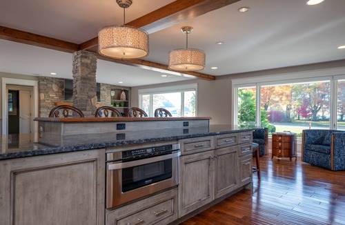 South Haven House | Pool, Hot Tub, Fire Pit & Game Room North Shore Drive!