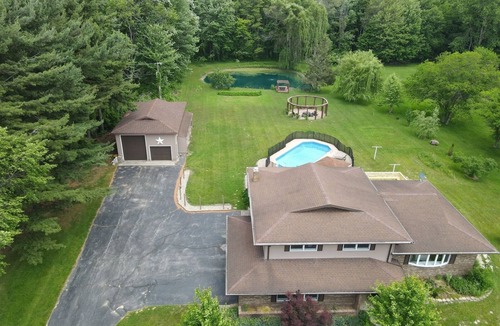 Bridgman House | Pool in summer, hot tub all year, designer home, huge yard, minutes to beach