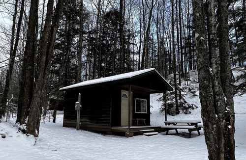 White Lake Cabin | Porched Cabin for a Memorable Family Glamping Getaway near Wolf River in Wisconsin
