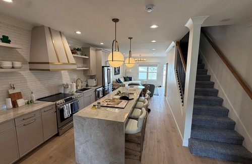 Northeast South Bend Condo | Premium Notre Dame Stay 3 Ensuite Bedrooms Sleeps 8 Walk to Campus