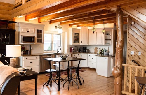 Grand Haven House | Prime location In Heart of Downtown Grand Haven