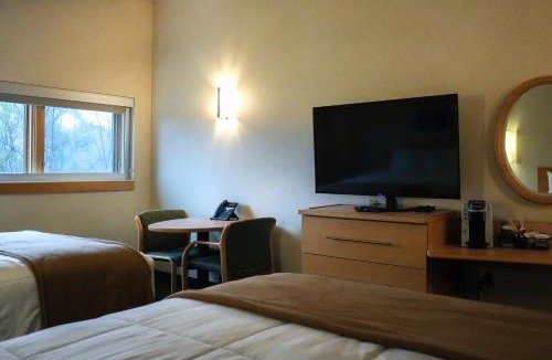 East Beltline Hotel | Prince Conference Center & Hotel