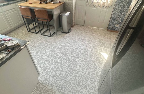 Jefferson Park Apartment | Private 1 bed/1bath w in-unit laundry in Jefferson Park!