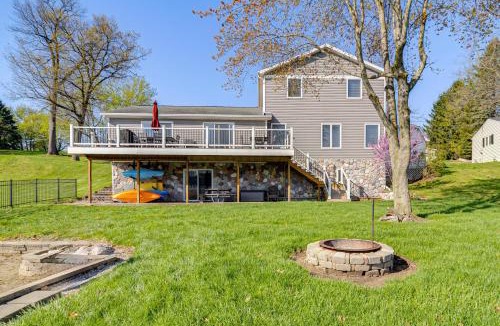 Lake James House | Private Dock & Large Deck! Jimmerson Lake Escape