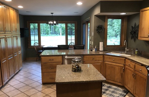 West Bend House | Private estate with tennis court and more