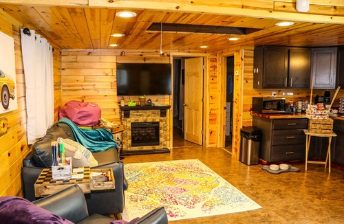 Higgins Lake Cabin | Private Hot Tub Cabin Higgins Lake-Fire Pit-Pet Friendly-Walk to Beach