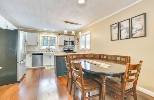 Michaywe Cottage | Private Hot Tub & Deck: Gaylord Family Home!