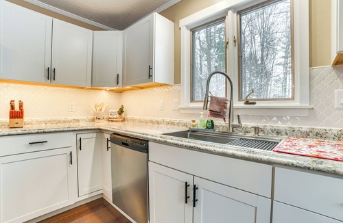 Michaywe Cottage | Private Hot Tub & Deck: Gaylord Family Home!