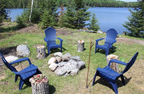 Republic House | Private lakefront home on a quiet lake
