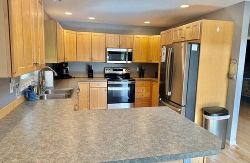 Central Lake House | Private Lakefront, Dog Friendly w/HOT TUB Home!SWIM/SKI/RELAX!