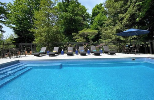 South Haven House | Private Pool 5 Minutes From Lake Michigan