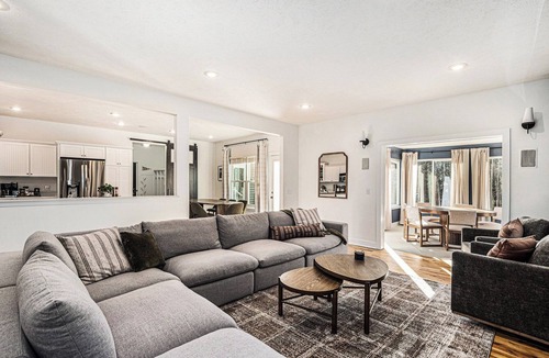 West Olive House | Private Pool | Game Room | Shuffleboard | Nursery | Two kitchens | Firepit