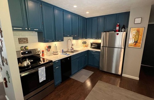 Traverse City House | Private Spa Bungalow w/Hot Tub, Sauna & Cold Plunge | TC