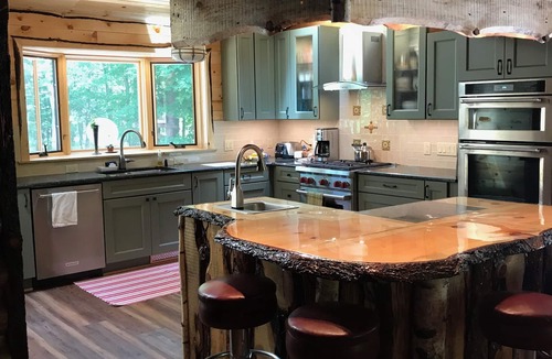 Mayfield Cabin | Private spacious lakefront pet friendly lodge on 300 acres,swim hike fish relax!