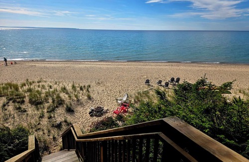 Leland House | Pure Lake Michigan Cottage Getaway Health retreat/Wellness at it's BEST.