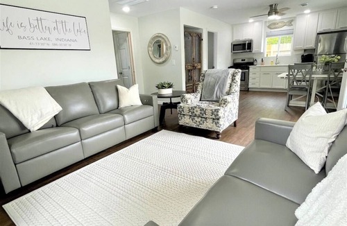 Bass Lake Cottage | Quaint 2 bedroom cottage at Bass Lake-paddle boards, kayaks, private ramp, bikes