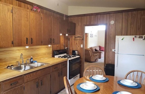 Dyer House | Quaint 3-bedroom house with AC in charming Dyer Close to Highways and Chicago