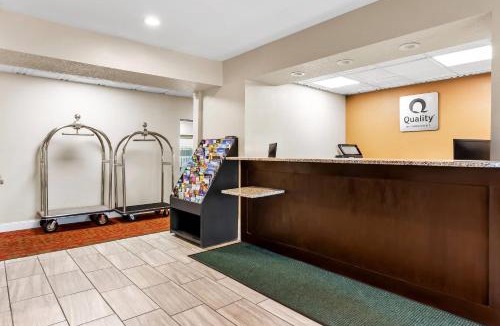 Shorewood-Tower Hills-Harbert Hotel | Quality Inn-Sawyer