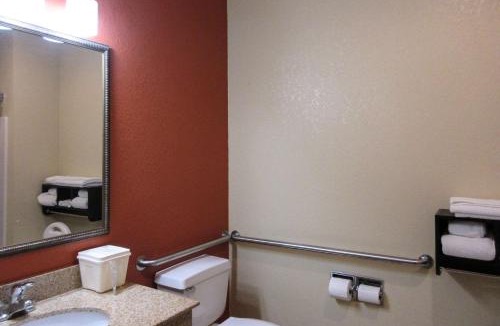 Benton Harbor Hotel | Quality Inn & Suites Benton Harbor - St Joseph