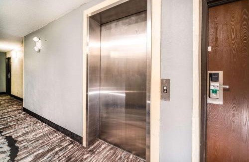Danville Hotel | Quality Inn & Suites Danville East